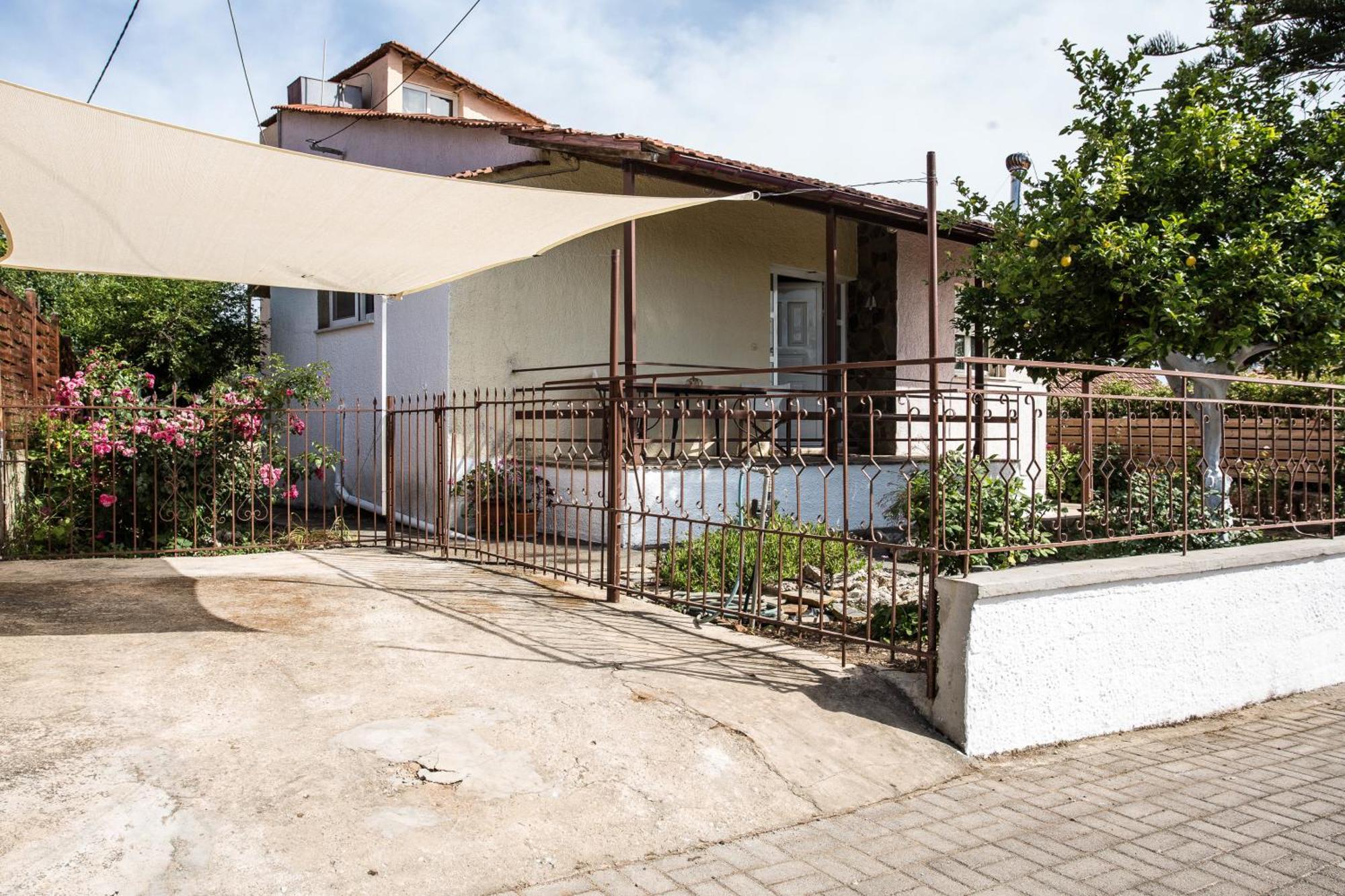 Kamera House Khordhákion Buitenkant foto